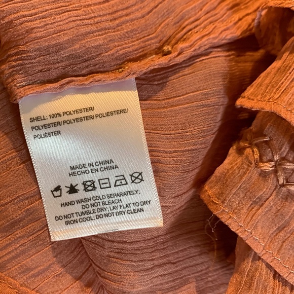 Stellah dusty rose crinkle gauze top with long ruffled bell sleeves - Picture 6 of 6